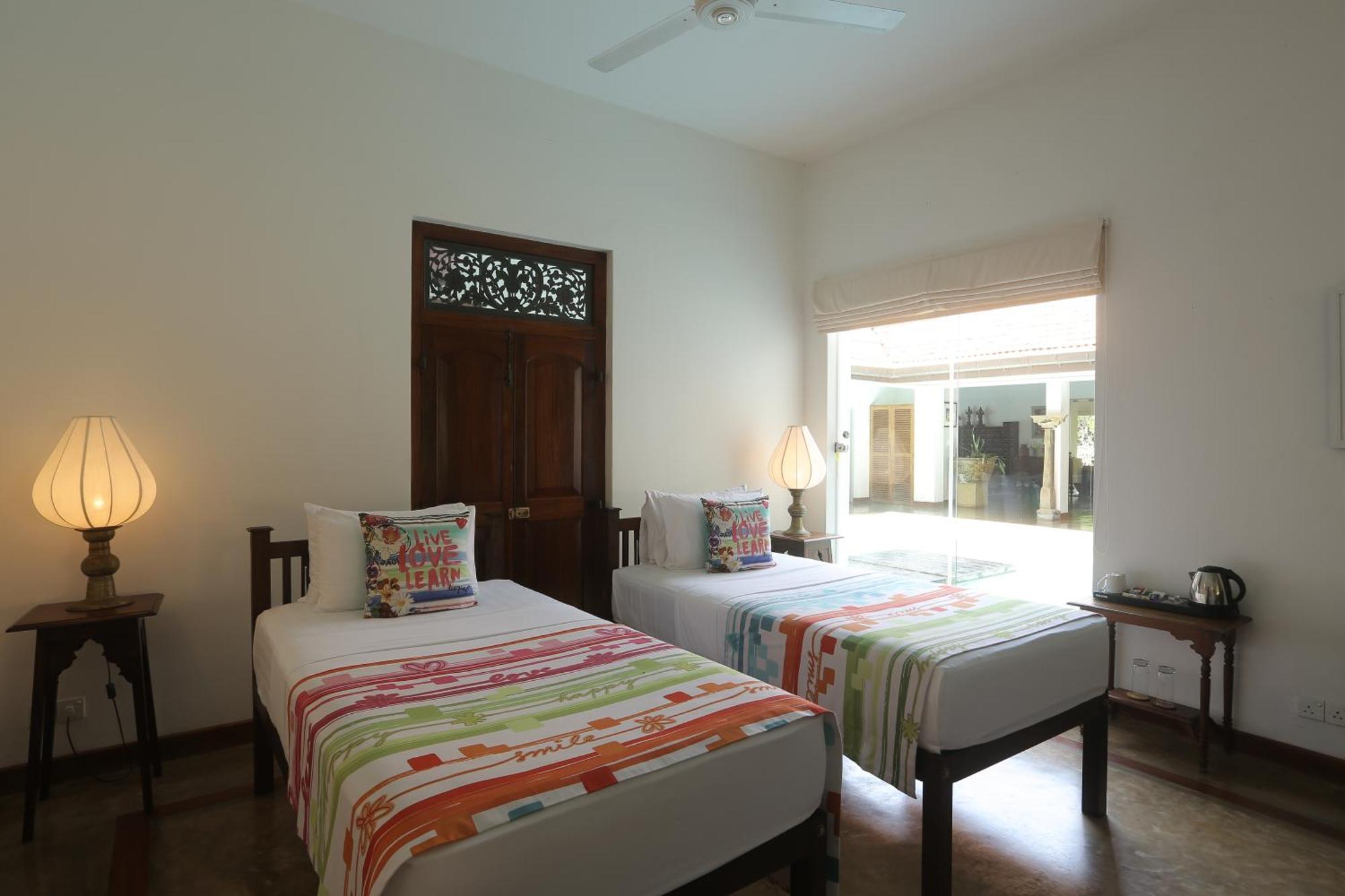 Villa Hundira Negombo Exterior photo